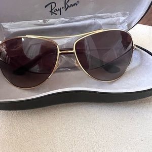 Ray-Ban 63mm aviator sunglasses excellent condition